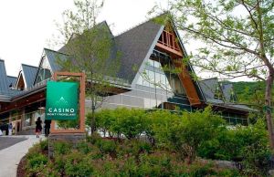 casino-mont-tremblant-1-300x195s